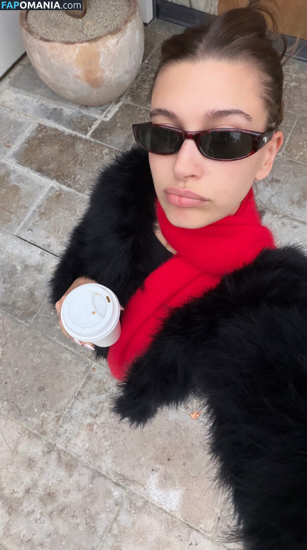 Hailey Baldwin Bieber / haileybieber Çıplak OnlyFans  Sızdırılmış Fotoğraf #654