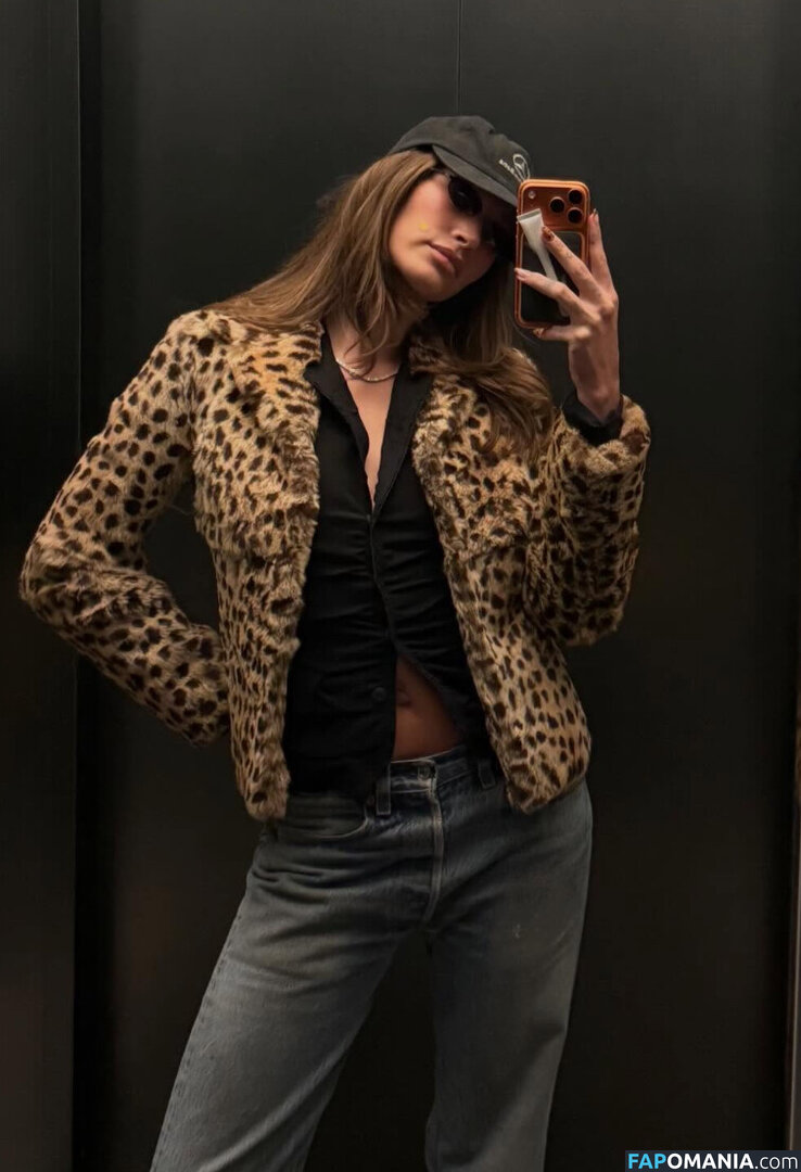 Hailey Baldwin Bieber / haileybieber Çıplak OnlyFans  Sızdırılmış Fotoğraf #657