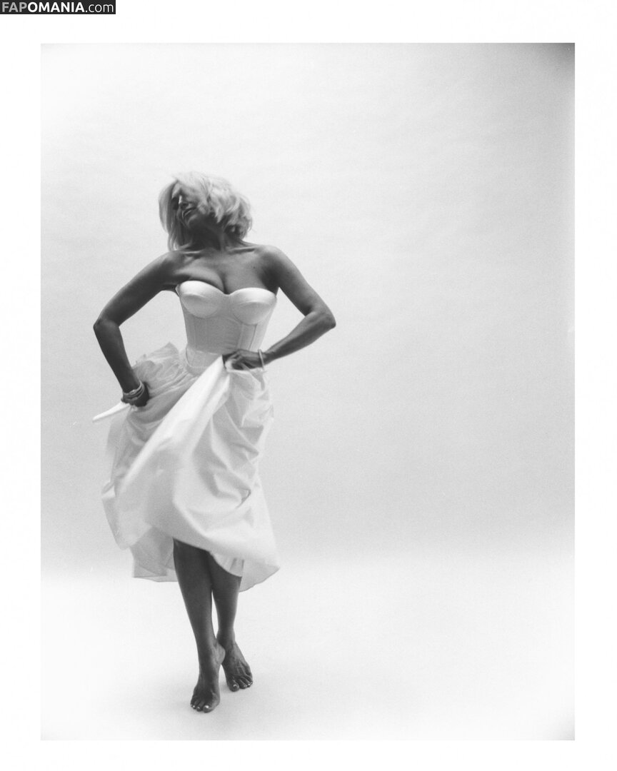 Hannah Waddingham / hannah_waddingham Çıplak OnlyFans  Sızdırılmış Fotoğraf #6