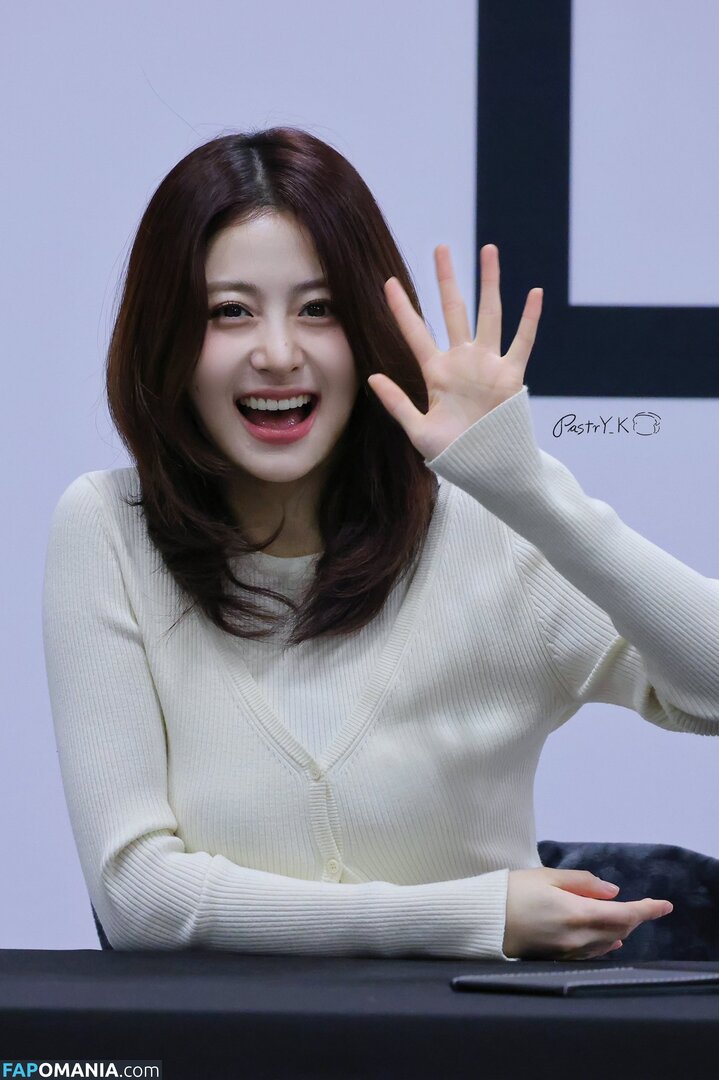 Huh Yunjin 허윤진 / LESSERAFIM / yunjin_lesserafims Çıplak OnlyFans  Sızdırılmış Fotoğraf #7