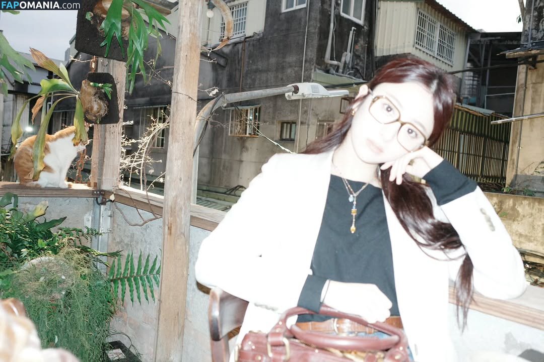 Huh Yunjin 허윤진 / LESSERAFIM / yunjin_lesserafims Çıplak OnlyFans  Sızdırılmış Fotoğraf #13