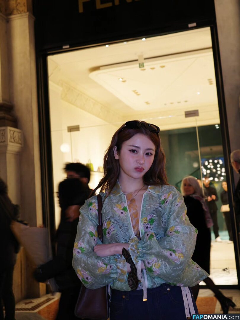 Huh Yunjin 허윤진 / LESSERAFIM / yunjin_lesserafims Çıplak OnlyFans  Sızdırılmış Fotoğraf #32
