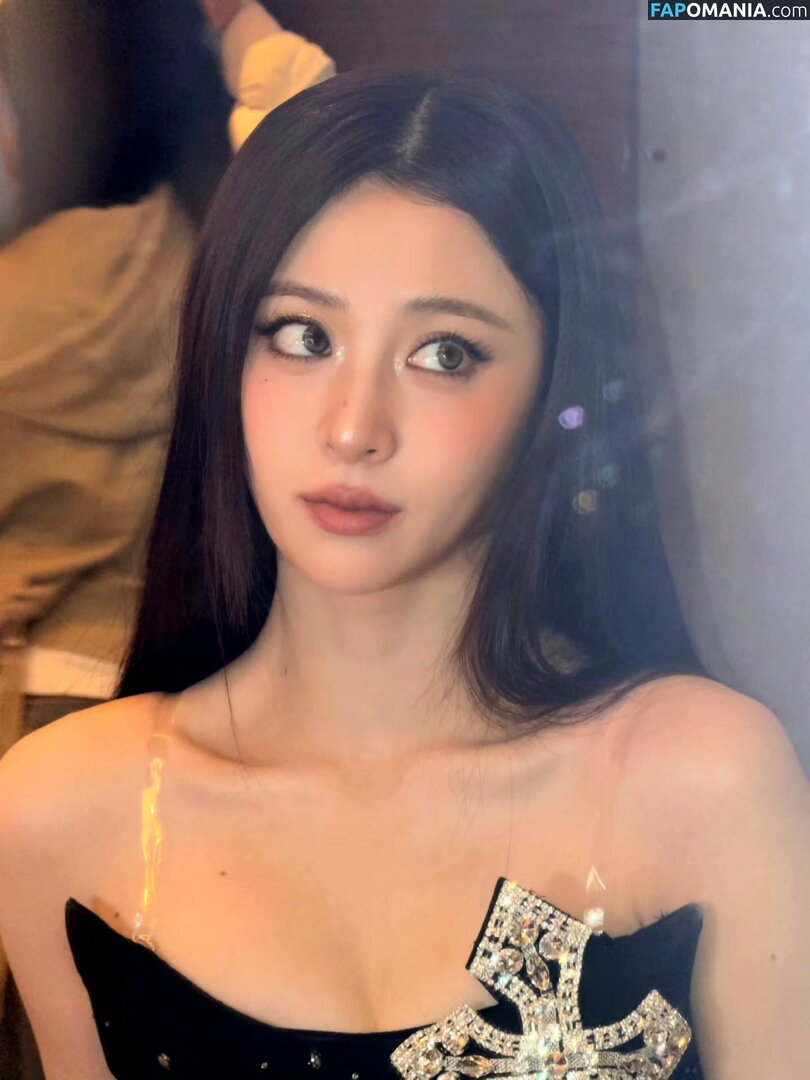 Huh Yunjin 허윤진 / LESSERAFIM / yunjin_lesserafims Çıplak OnlyFans  Sızdırılmış Fotoğraf #41