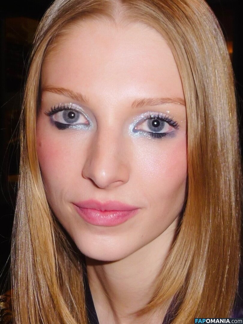 Hunter Schafer / hunterschafer Çıplak OnlyFans  Sızdırılmış Fotoğraf #1