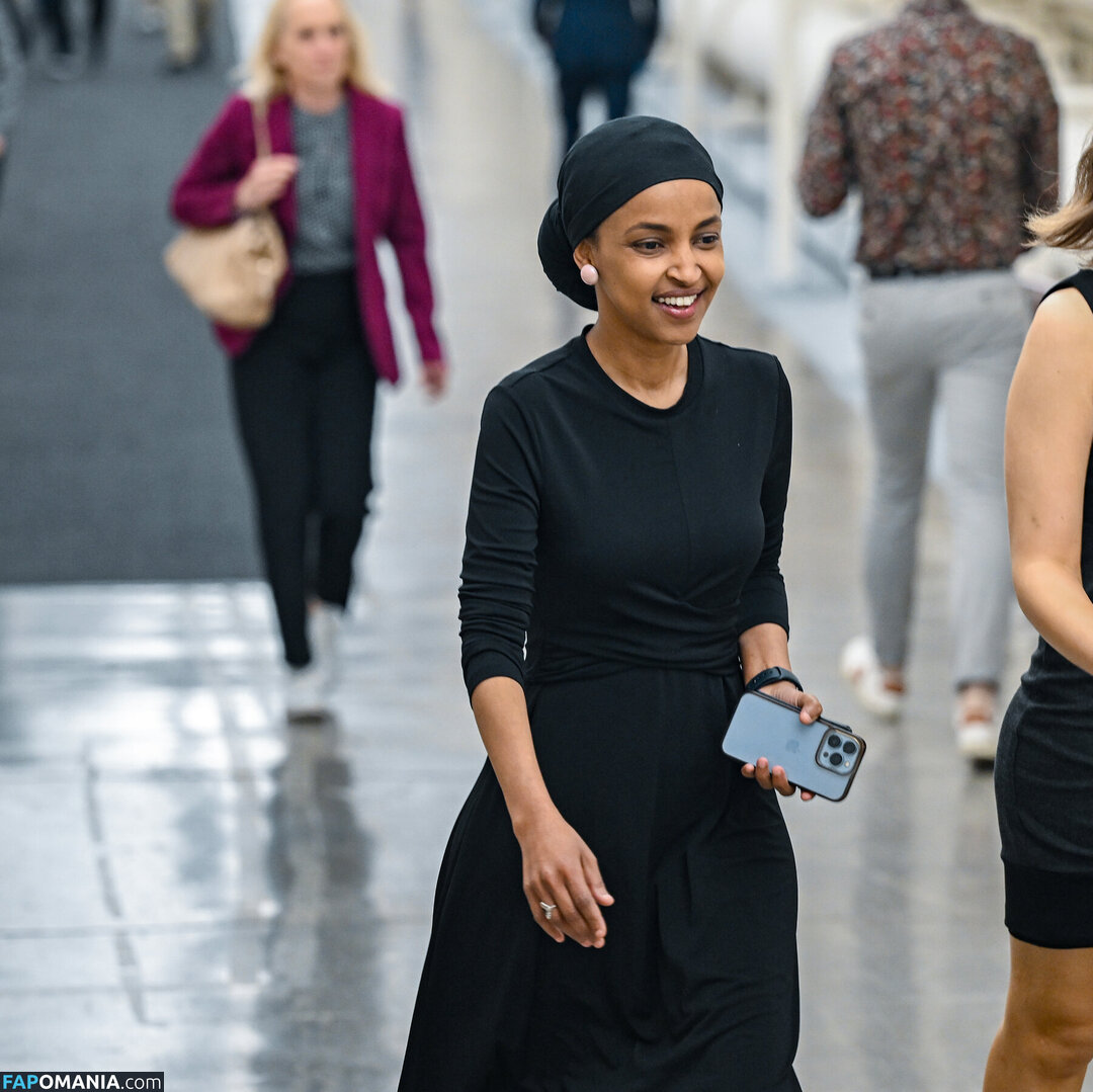 Ilhan Omar Çıplak OnlyFans  Sızdırılmış Fotoğraf #4