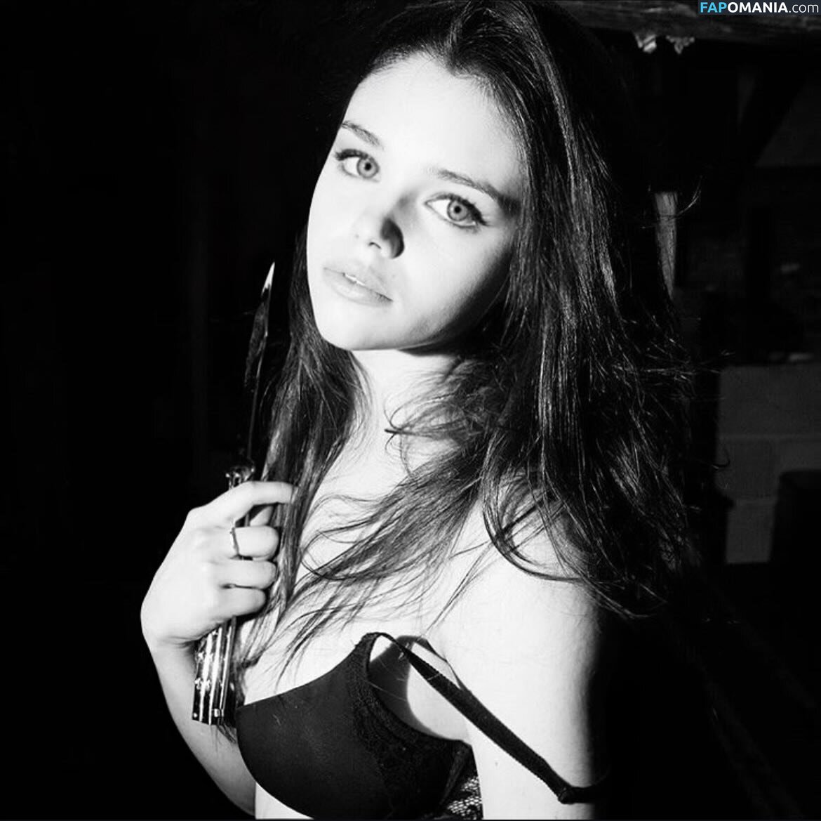 India Eisley / https: / indiaeisley Çıplak OnlyFans  Sızdırılmış Fotoğraf #2