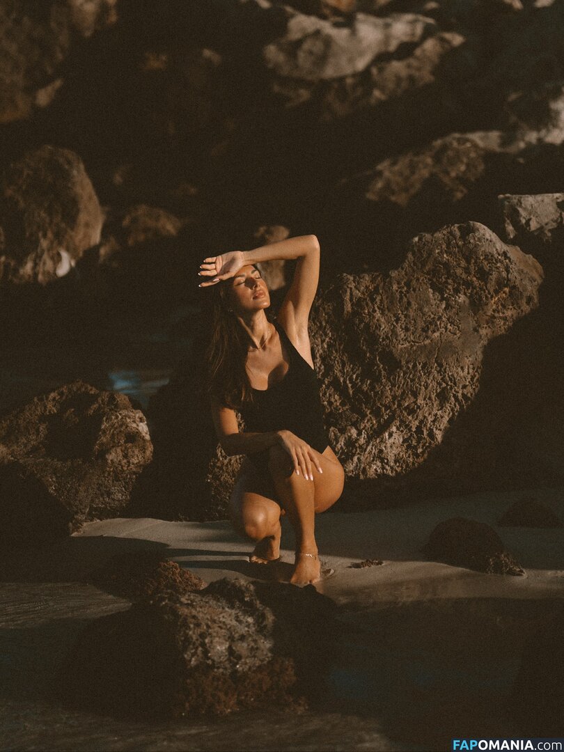 Jana Azizi / jana_azizi Çıplak OnlyFans  Sızdırılmış Fotoğraf #2