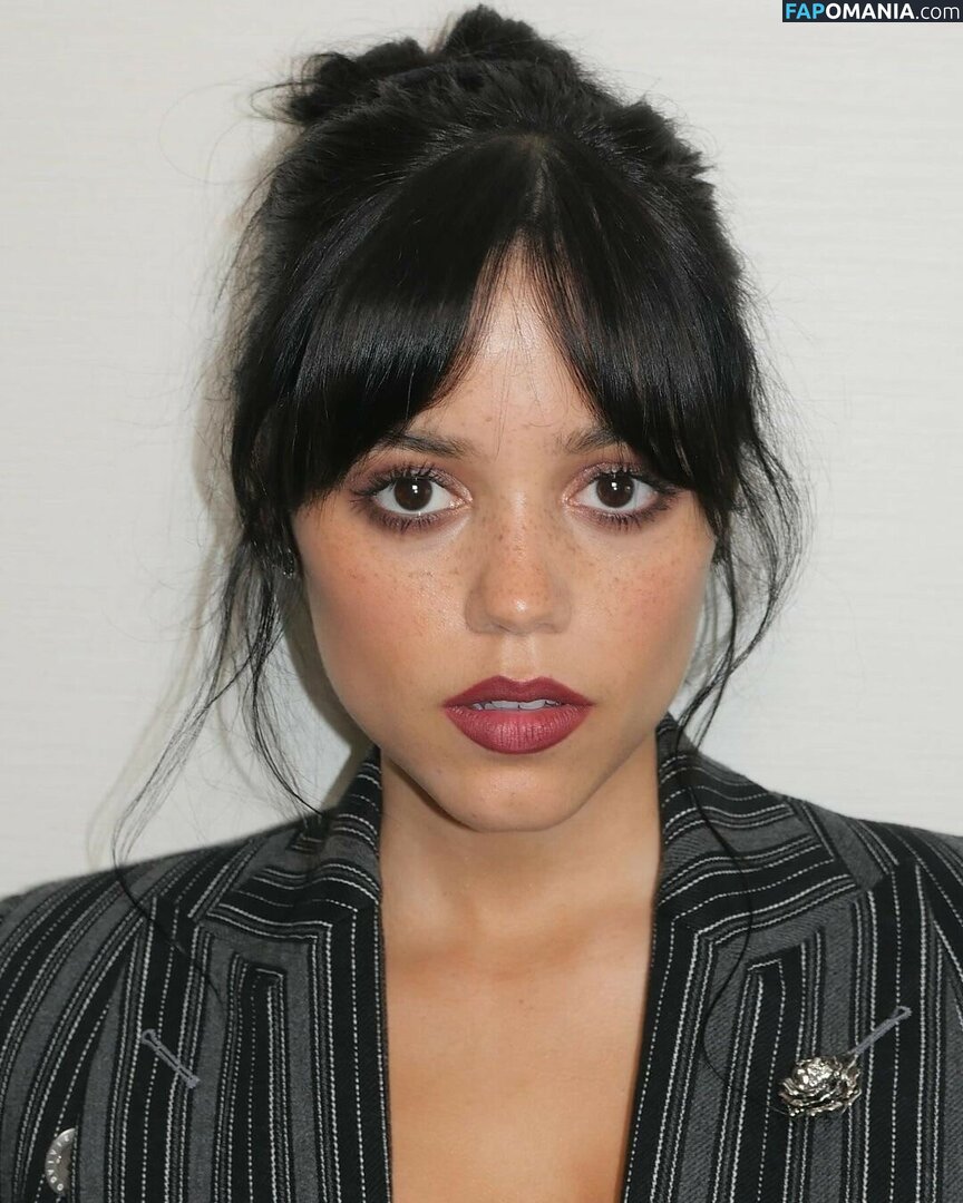 Jenna Ortega / Page / jennaortega Çıplak OnlyFans  Sızdırılmış Fotoğraf #1406