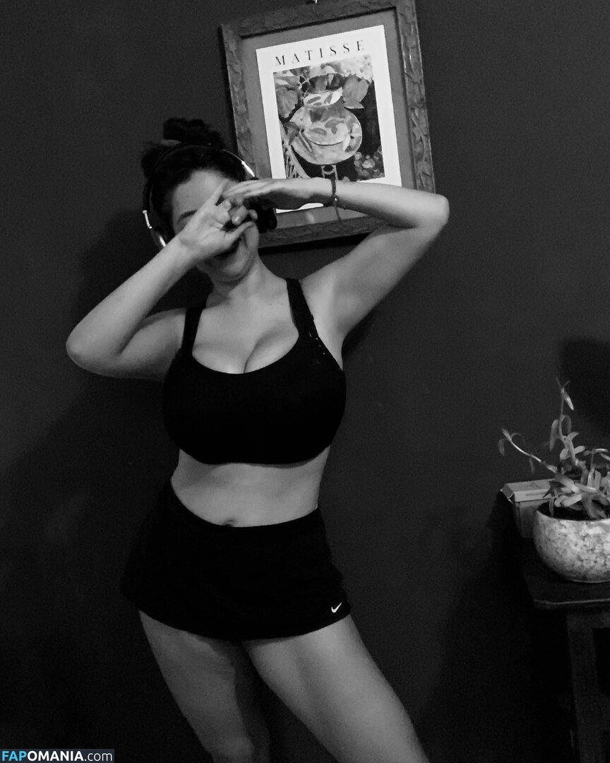 Josahandry Lia / Josahandrylia Çıplak OnlyFans  Sızdırılmış Fotoğraf #3