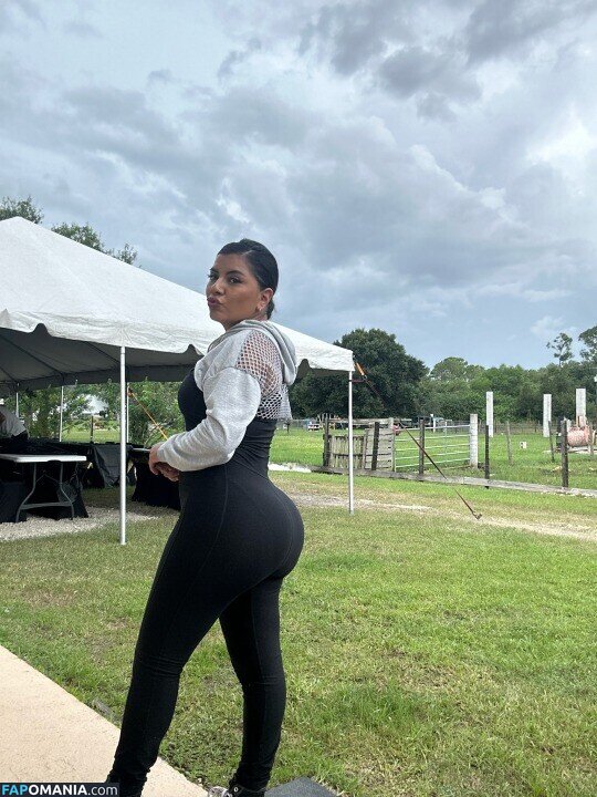 Juliabadbutt Çıplak OnlyFans  Sızdırılmış Fotoğraf #1