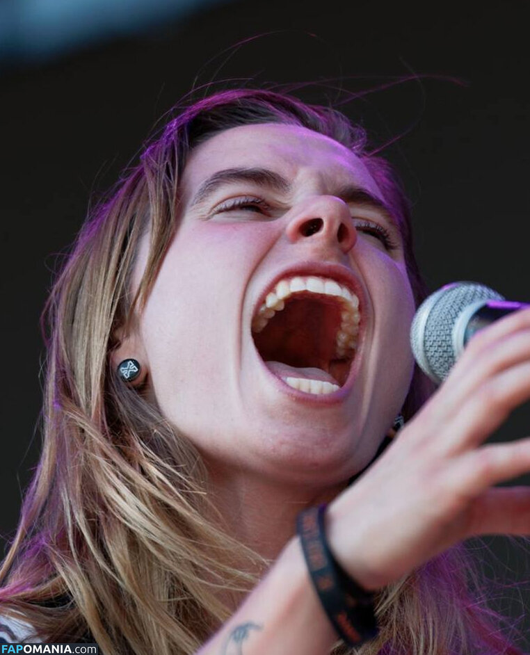 Julien Baker / julienrbaker Çıplak OnlyFans  Sızdırılmış Fotoğraf #6