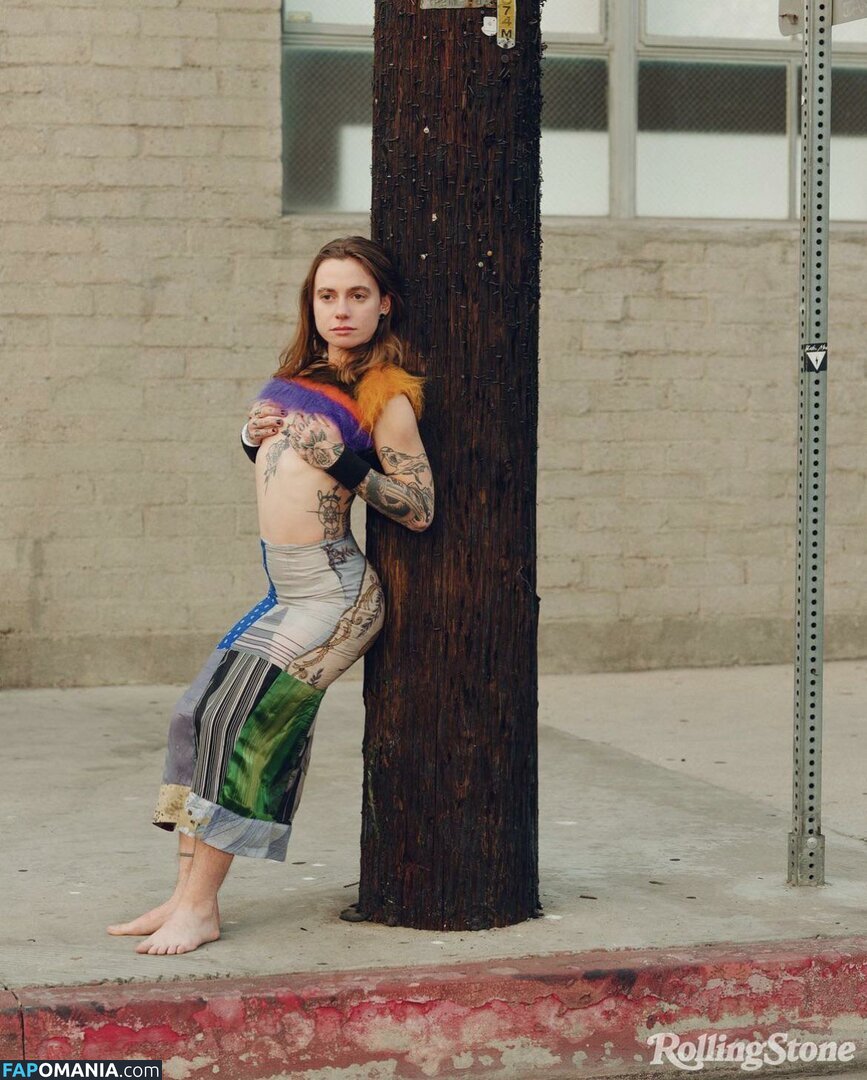 Julien Baker / julienrbaker Çıplak OnlyFans  Sızdırılmış Fotoğraf #8