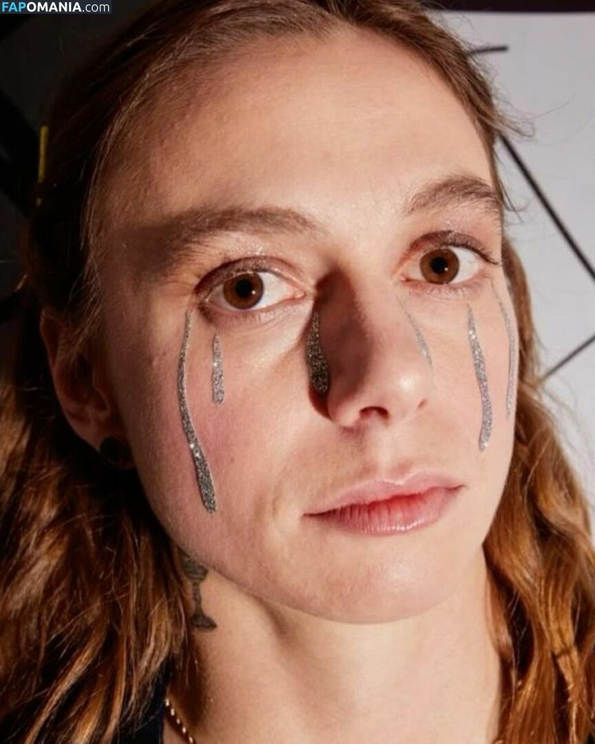 Julien Baker / julienrbaker Çıplak OnlyFans  Sızdırılmış Fotoğraf #12