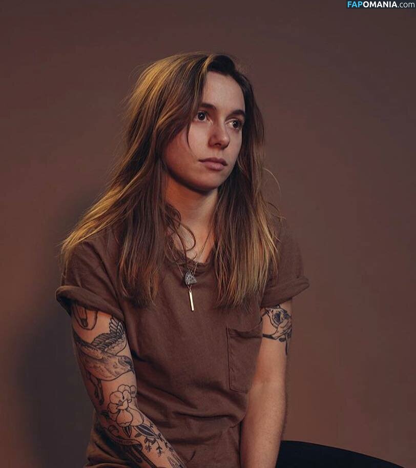 Julien Baker / julienrbaker Çıplak OnlyFans  Sızdırılmış Fotoğraf #24