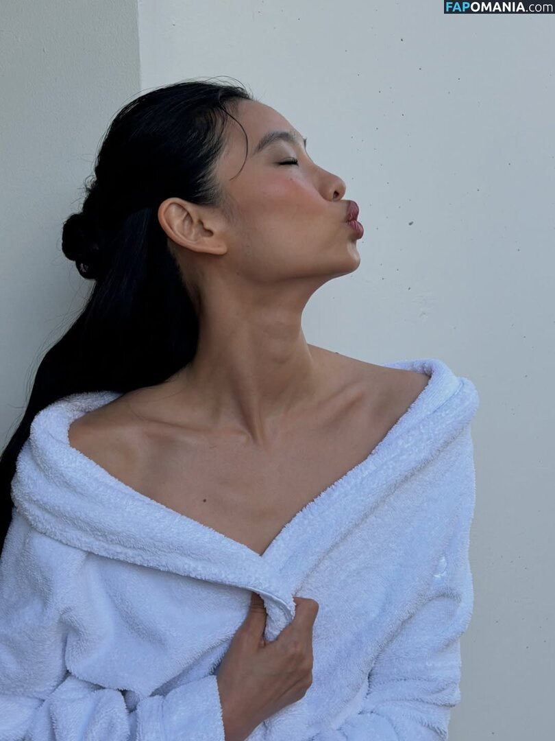 Jung Ho-yeon Çıplak OnlyFans  Sızdırılmış Fotoğraf #7