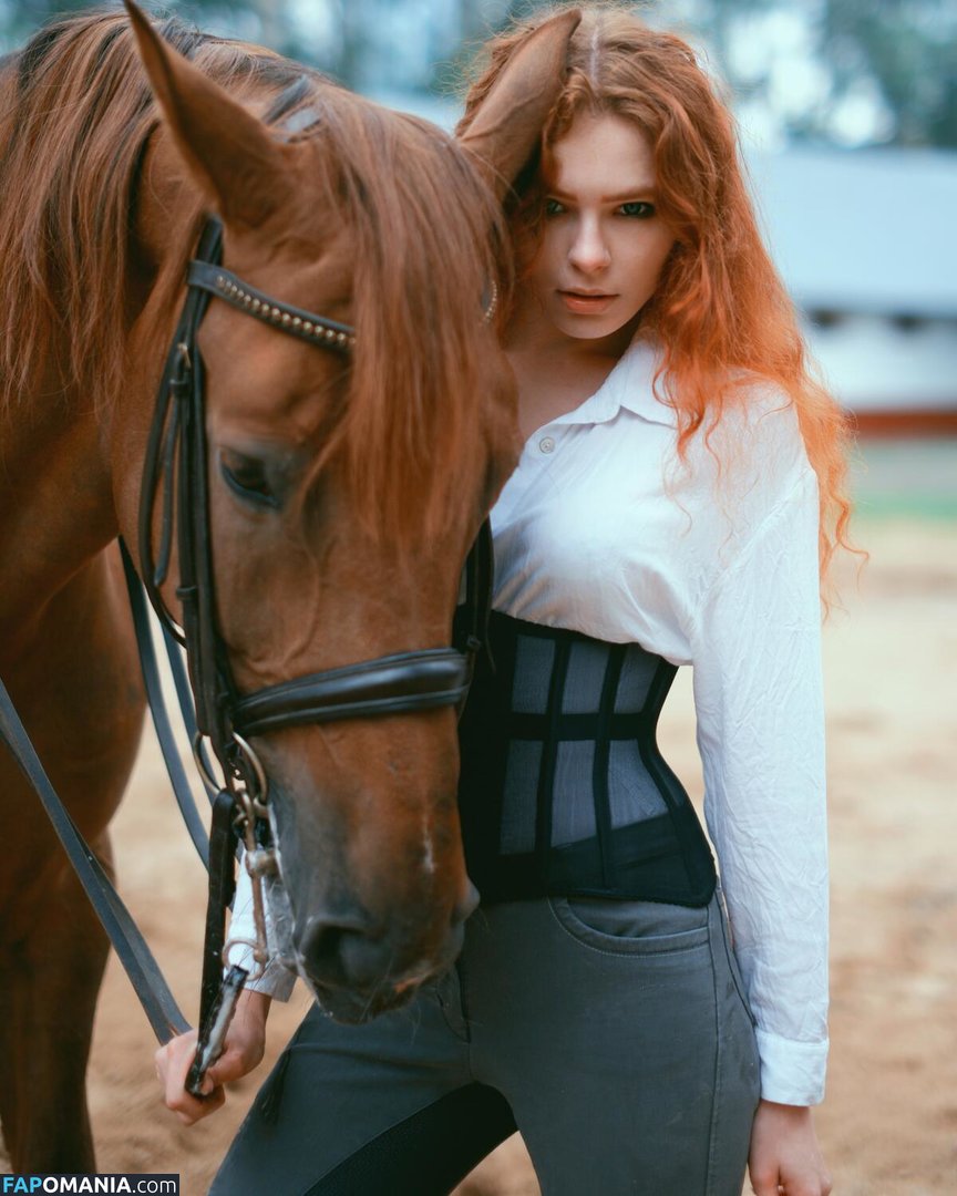 Kari Pitinova / tikivulpes Çıplak OnlyFans  Sızdırılmış Fotoğraf #18