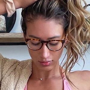 Karina Elle