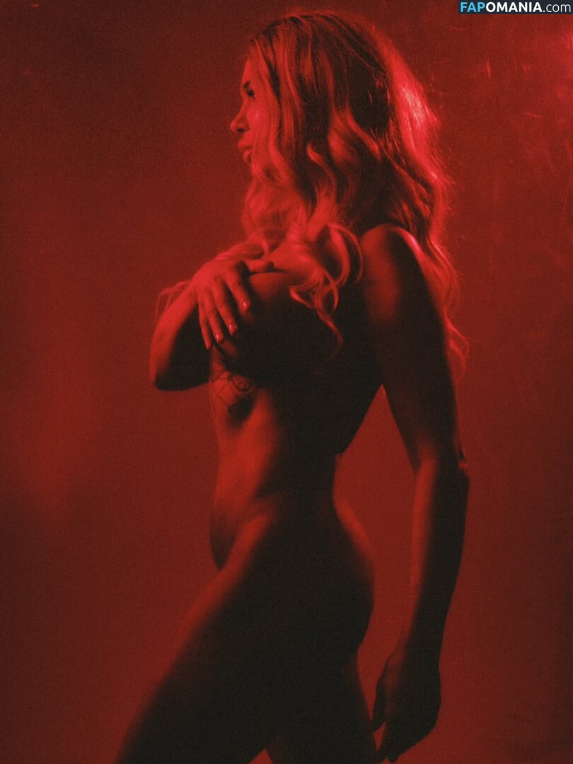 Karina Zvereva / karinazvereva Çıplak OnlyFans  Sızdırılmış Fotoğraf #1