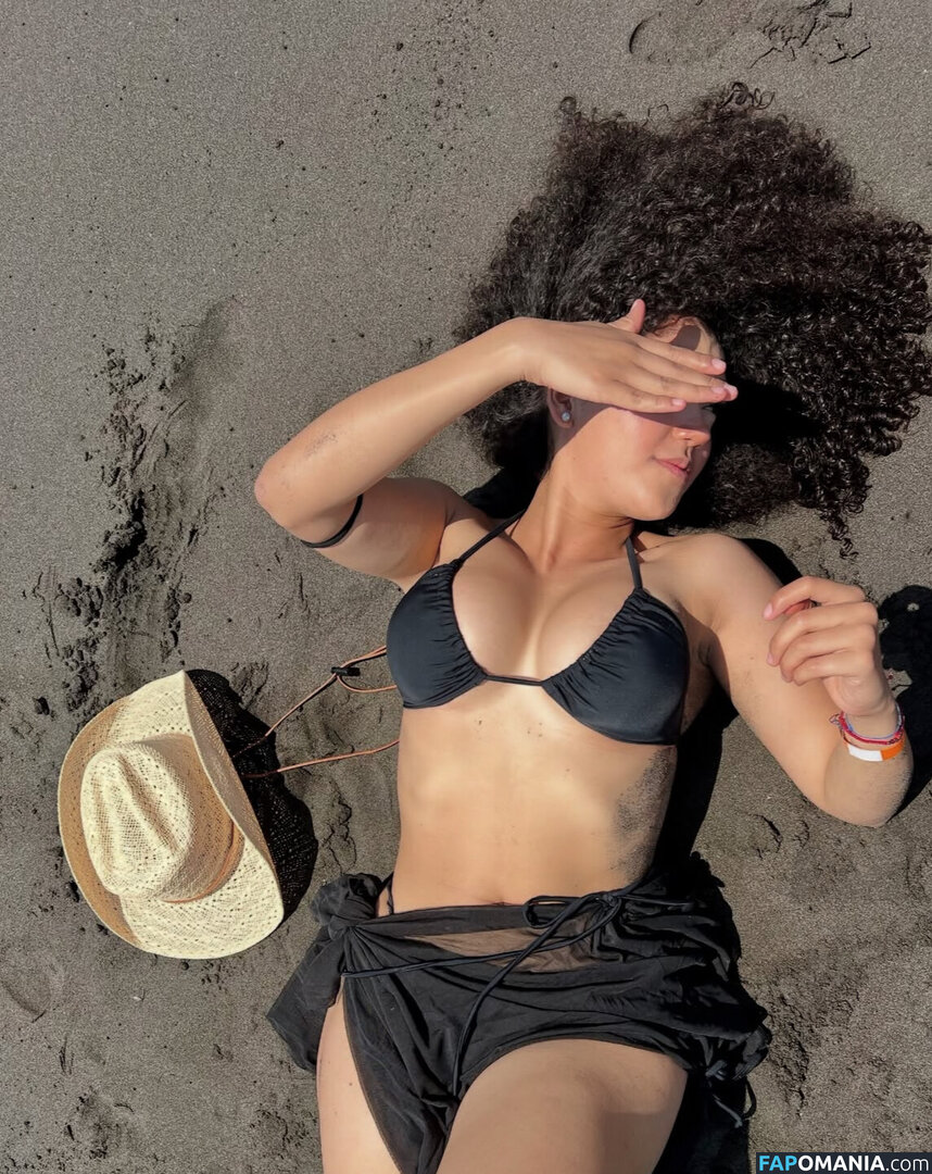 Karla Alessandra / Ksscurl Çıplak OnlyFans  Sızdırılmış Fotoğraf #5