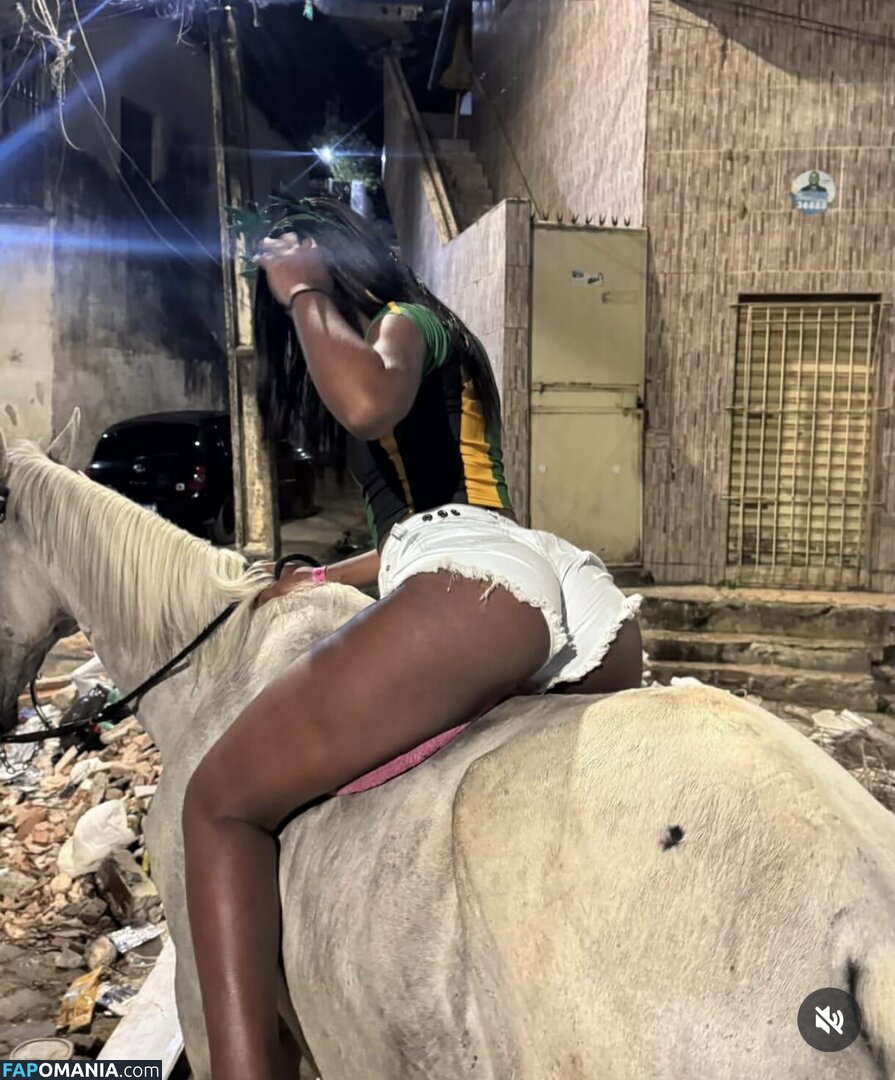 Karolayne / euubrown Çıplak OnlyFans  Sızdırılmış Fotoğraf #1