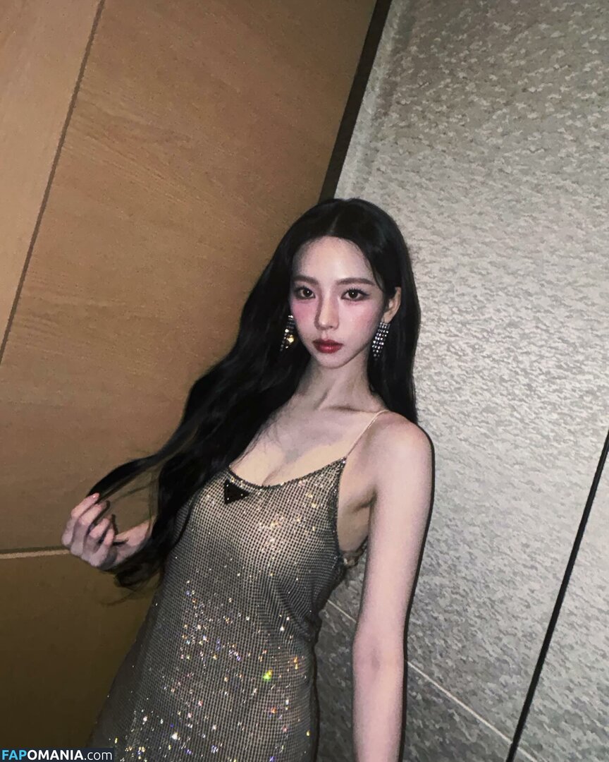 Karina / aespa / karinamasfina / katarinabluu Çıplak OnlyFans  Sızdırılmış Fotoğraf #33