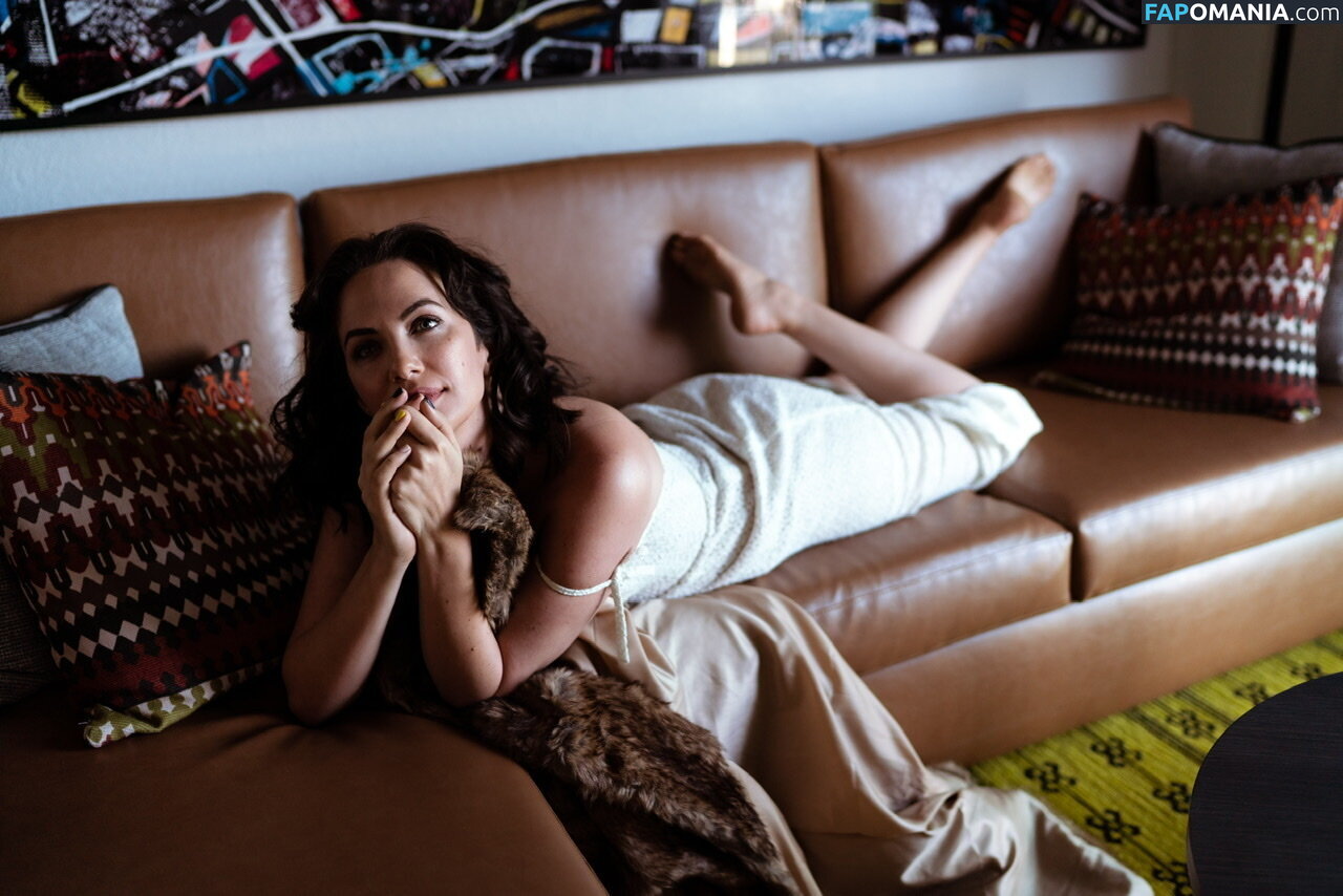 Kate Siegel Çıplak OnlyFans  Sızdırılmış Fotoğraf #5