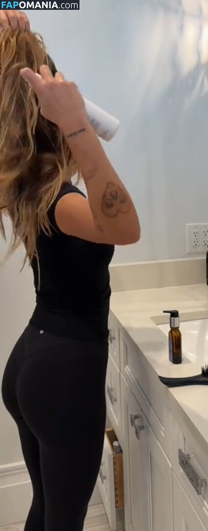 Katie Dillenbeck / katievsaliens Çıplak OnlyFans  Sızdırılmış Fotoğraf #10