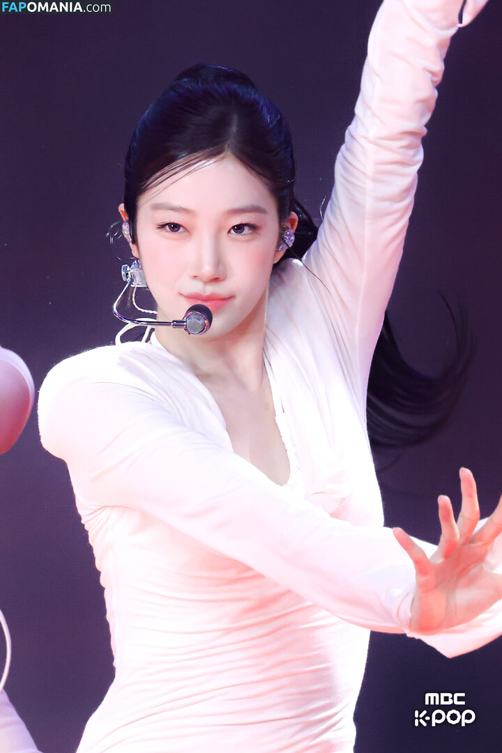 Kazuha Nakamura 中村 一葉 / LESSERAFIM / zuhazana Çıplak OnlyFans  Sızdırılmış Fotoğraf #36