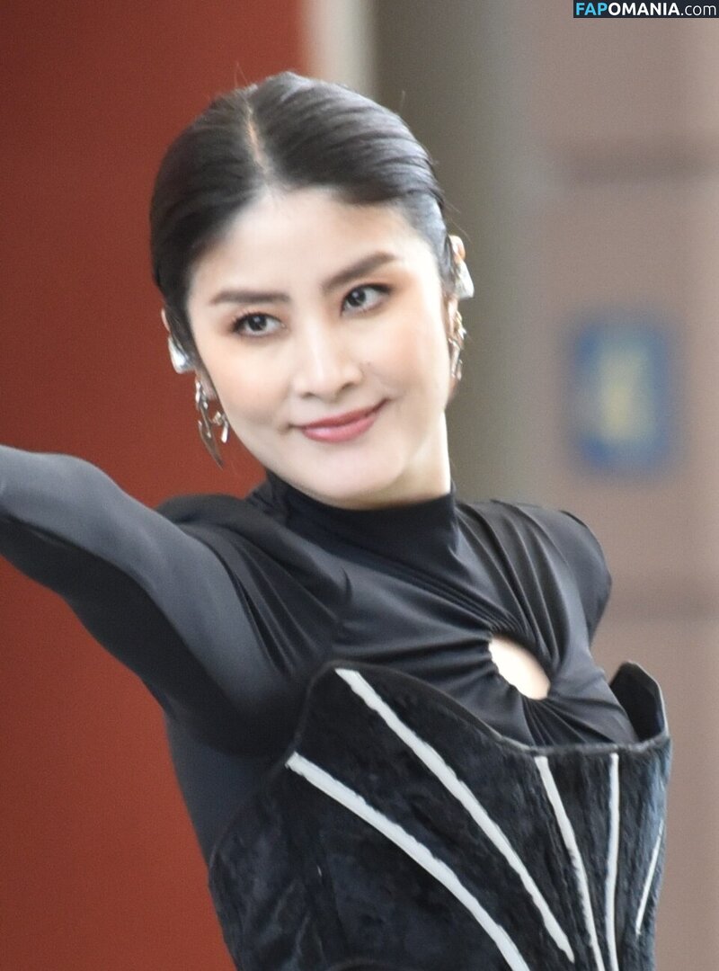 Kelly Chen Çıplak OnlyFans  Sızdırılmış Fotoğraf #9
