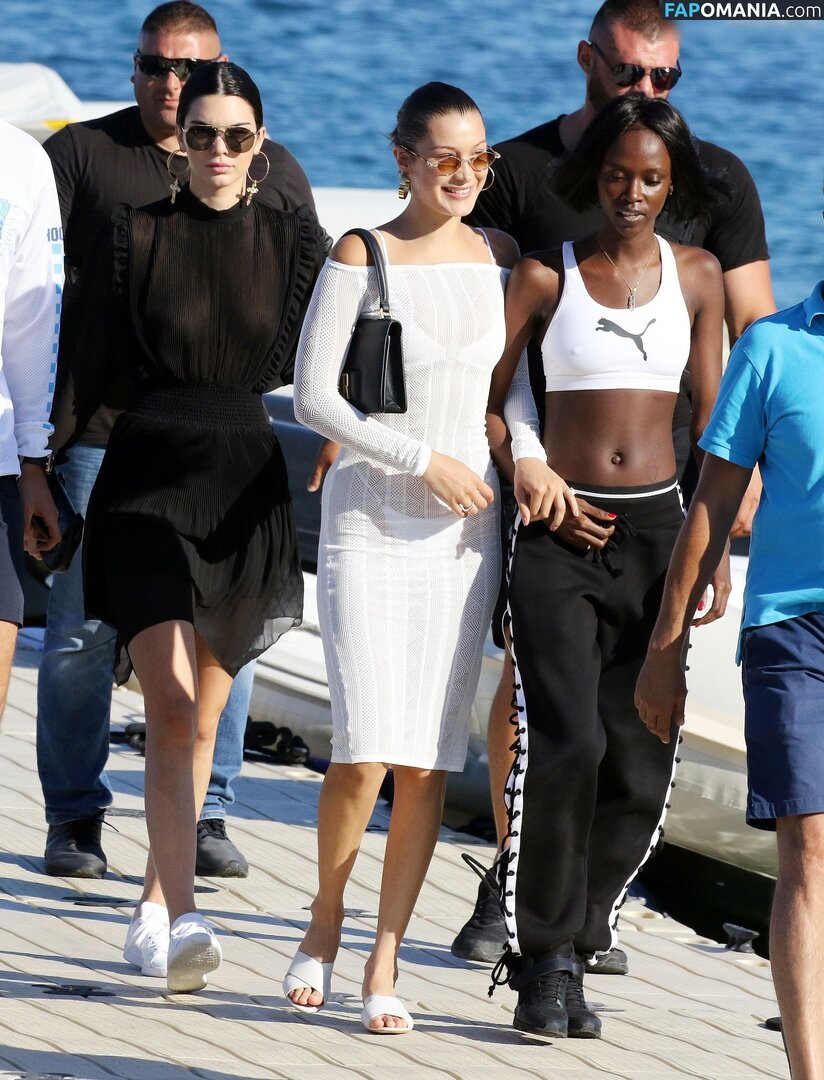 Kendall Jenner / https: / kendalljenner Çıplak OnlyFans  Sızdırılmış Fotoğraf #73