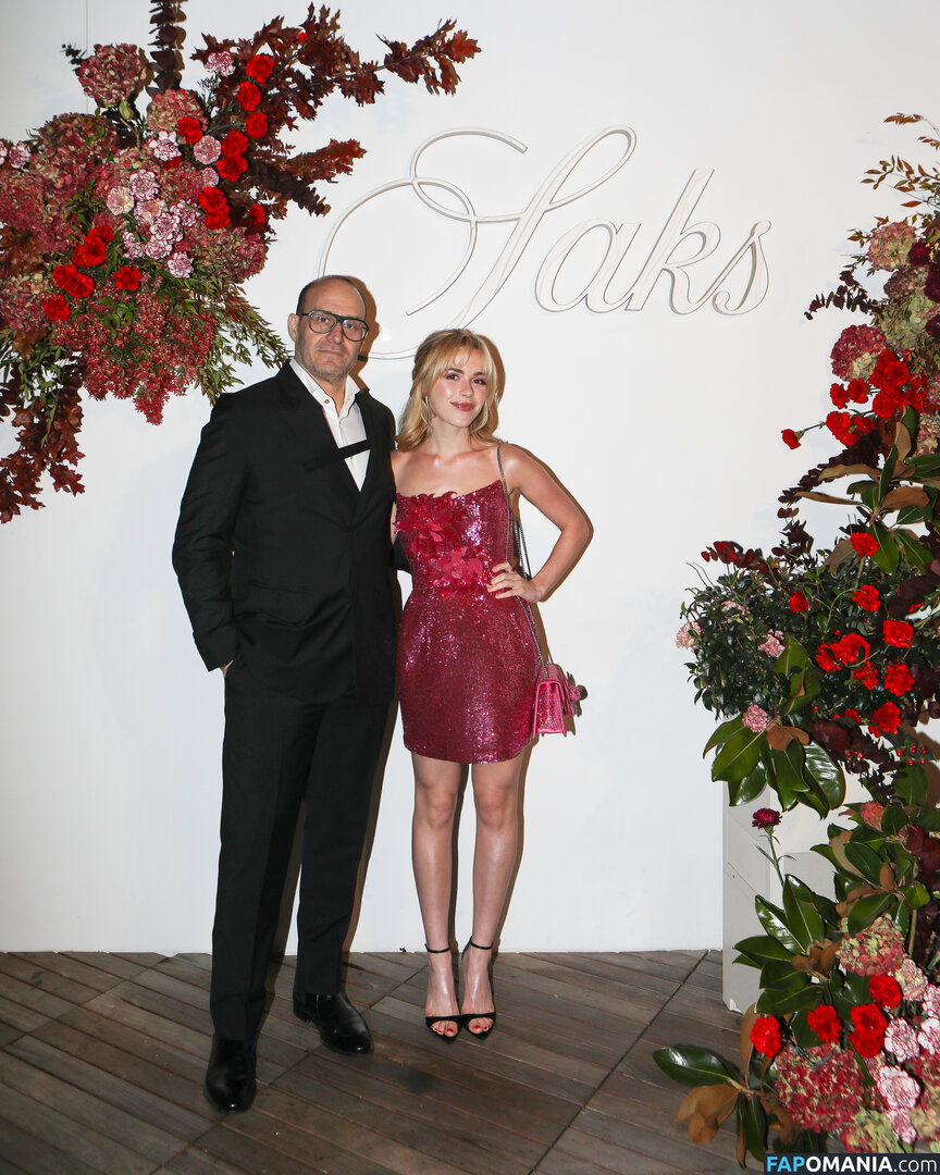 AdventuresSabrina / Kiernan Shipka / kiernanshipka Çıplak OnlyFans  Sızdırılmış Fotoğraf #574