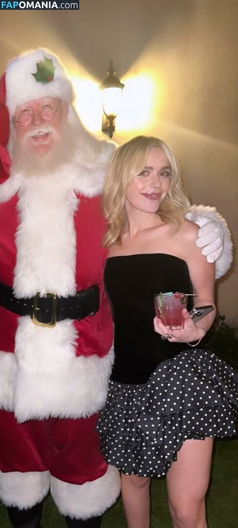 AdventuresSabrina / Kiernan Shipka / kiernanshipka Çıplak OnlyFans  Sızdırılmış Fotoğraf #686