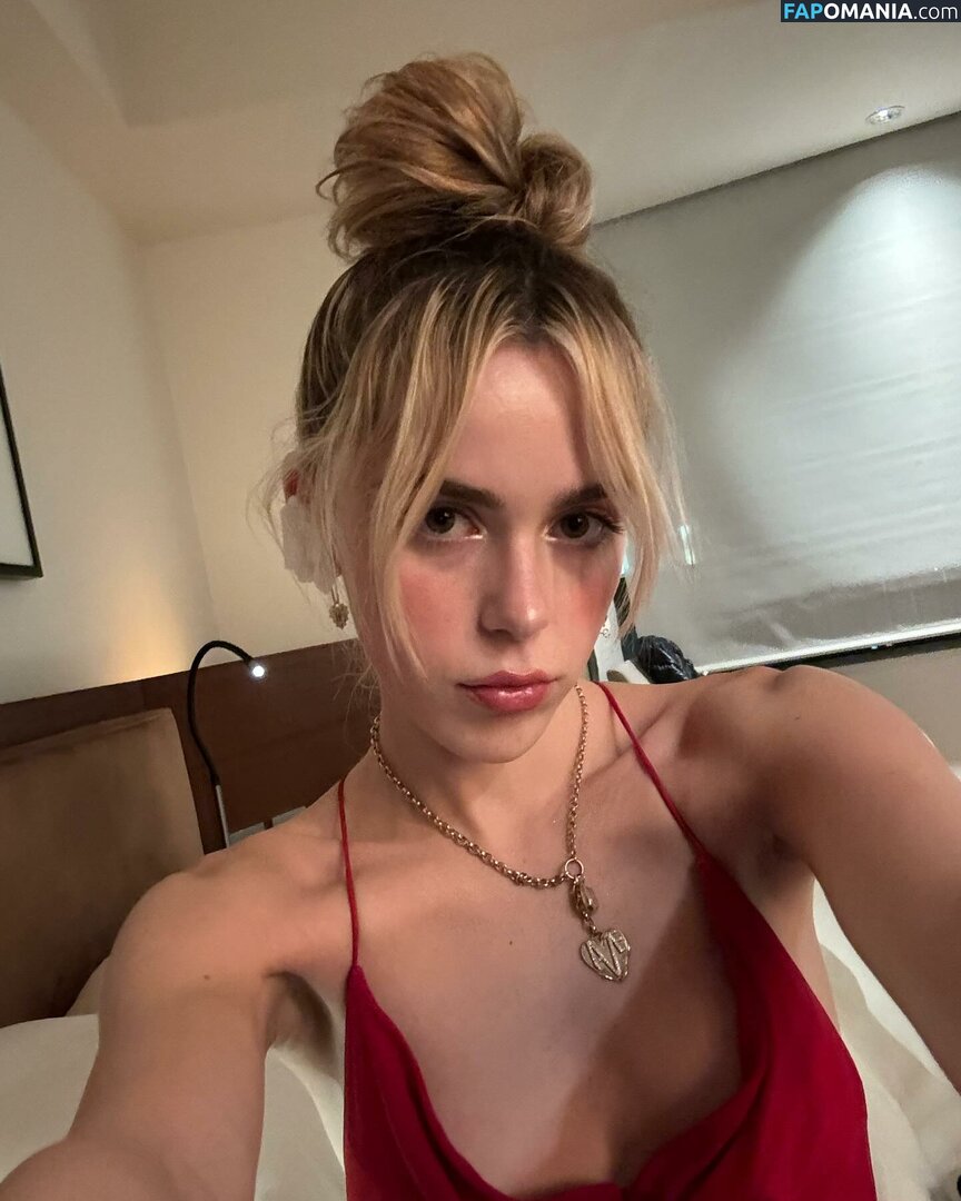 AdventuresSabrina / Kiernan Shipka / kiernanshipka Çıplak OnlyFans  Sızdırılmış Fotoğraf #736