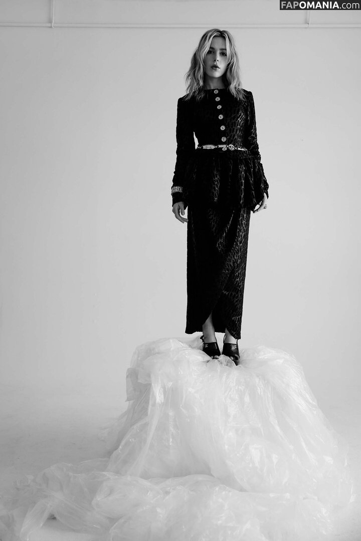 AdventuresSabrina / Kiernan Shipka / kiernanshipka Çıplak OnlyFans  Sızdırılmış Fotoğraf #1530