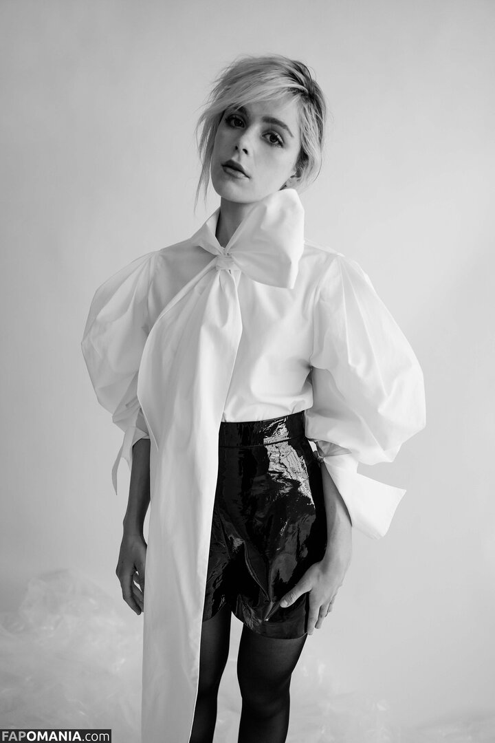 AdventuresSabrina / Kiernan Shipka / kiernanshipka Çıplak OnlyFans  Sızdırılmış Fotoğraf #1534