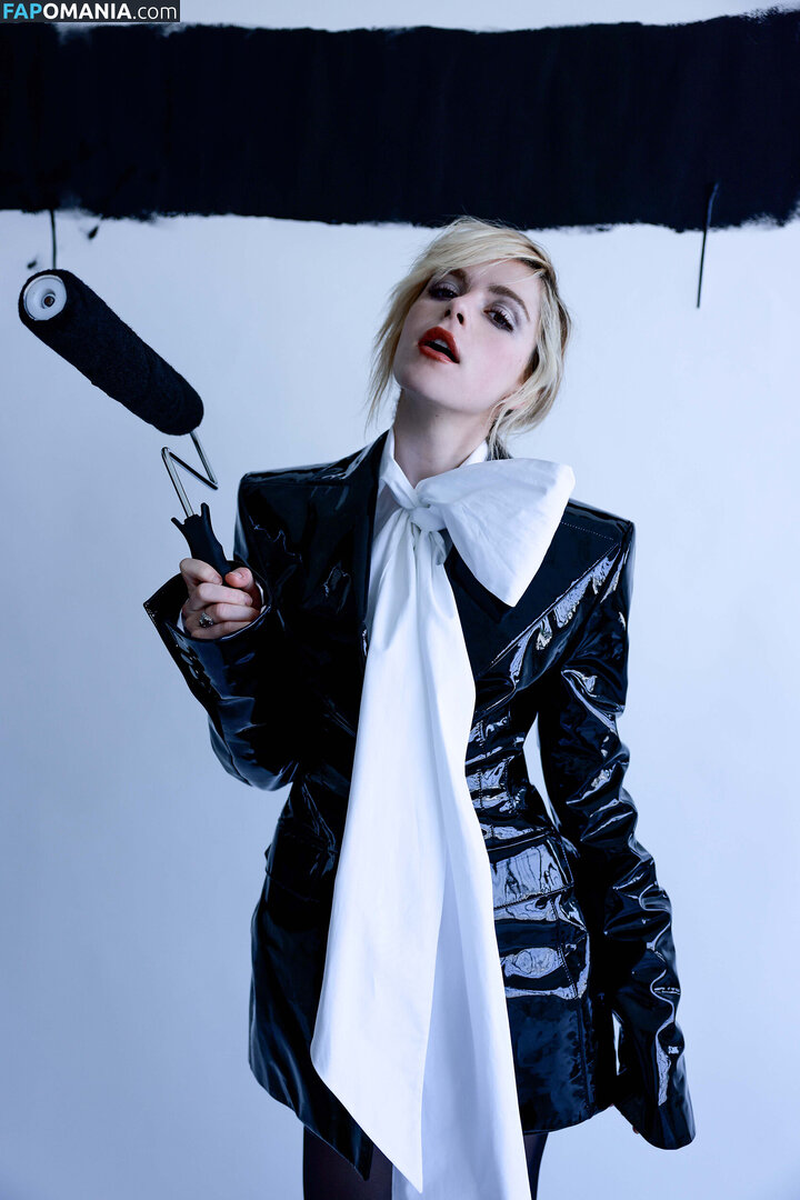 AdventuresSabrina / Kiernan Shipka / kiernanshipka Çıplak OnlyFans  Sızdırılmış Fotoğraf #1536