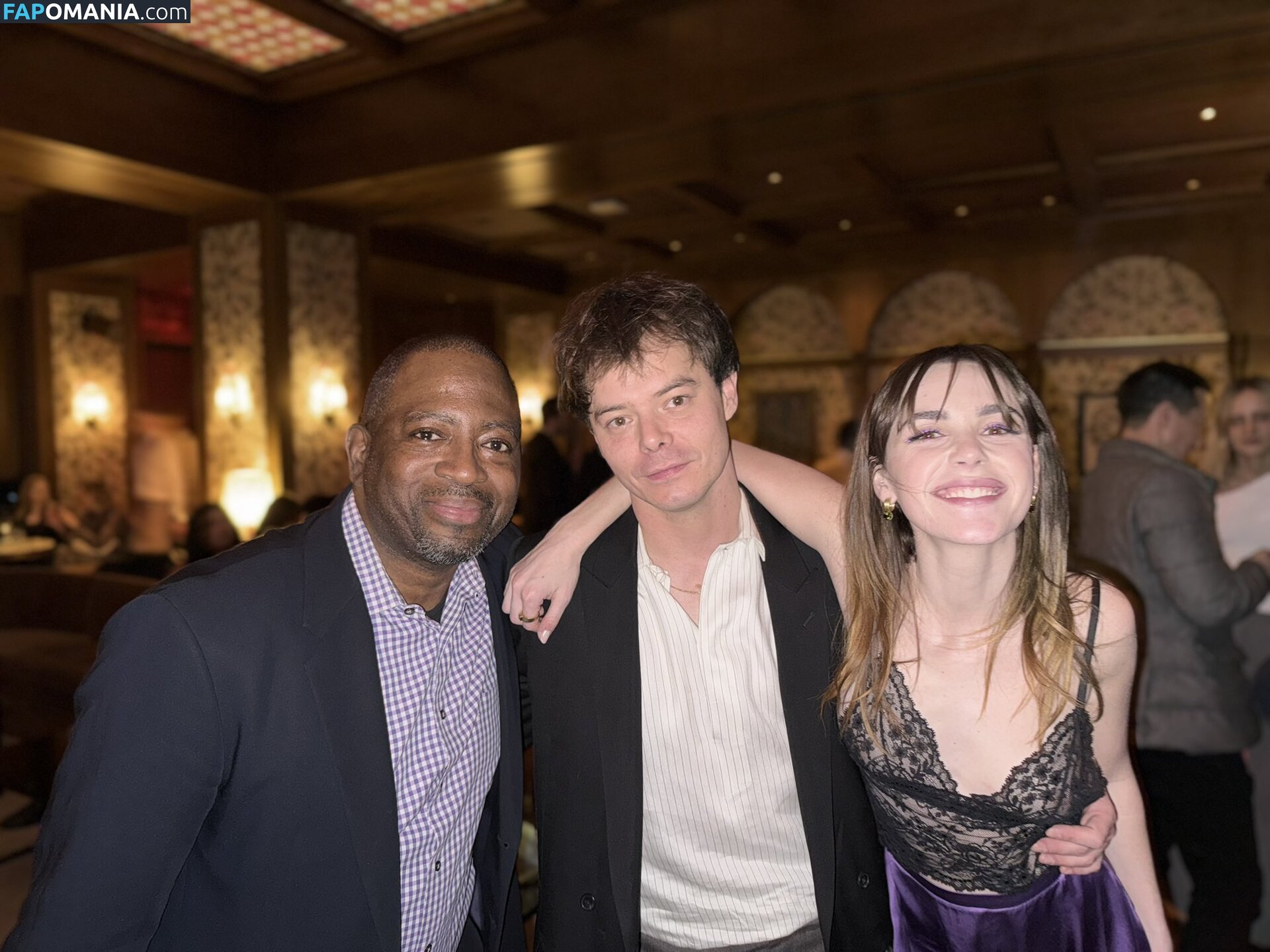 AdventuresSabrina / Kiernan Shipka / kiernanshipka Çıplak OnlyFans  Sızdırılmış Fotoğraf #1555