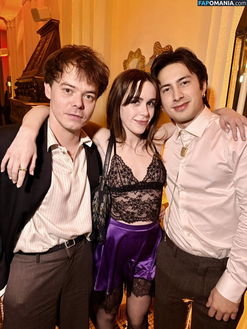 AdventuresSabrina / Kiernan Shipka / kiernanshipka Çıplak OnlyFans  Sızdırılmış Fotoğraf #1556