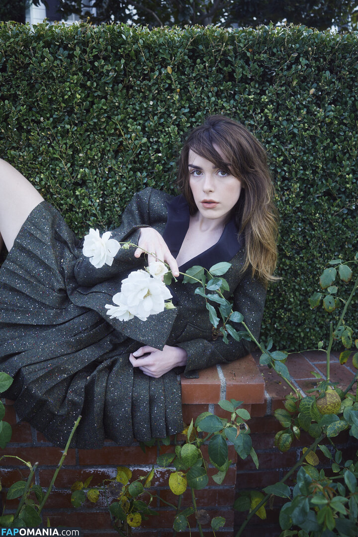 AdventuresSabrina / Kiernan Shipka / kiernanshipka Çıplak OnlyFans  Sızdırılmış Fotoğraf #1562