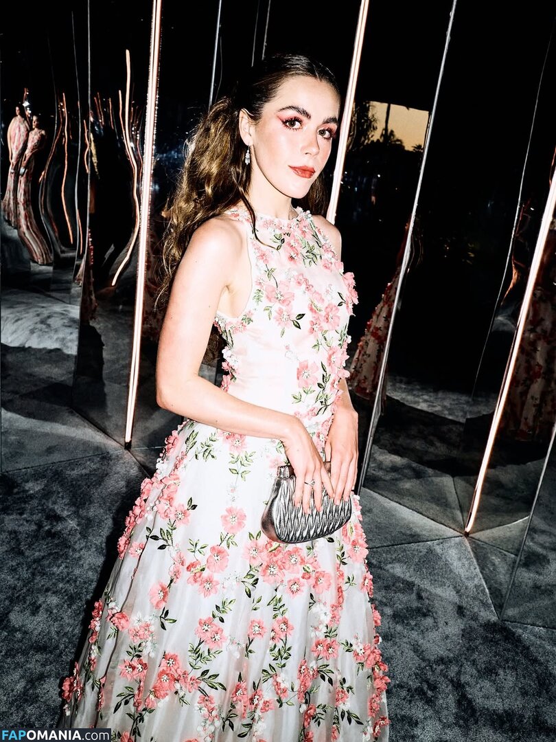 AdventuresSabrina / Kiernan Shipka / kiernanshipka Çıplak OnlyFans  Sızdırılmış Fotoğraf #1564