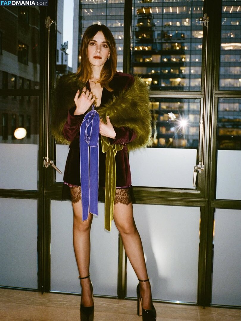 AdventuresSabrina / Kiernan Shipka / kiernanshipka Çıplak OnlyFans  Sızdırılmış Fotoğraf #1567