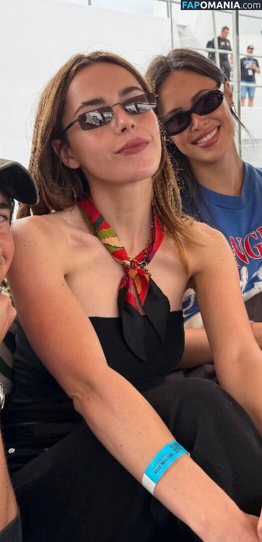 AdventuresSabrina / Kiernan Shipka / kiernanshipka Çıplak OnlyFans  Sızdırılmış Fotoğraf #1573