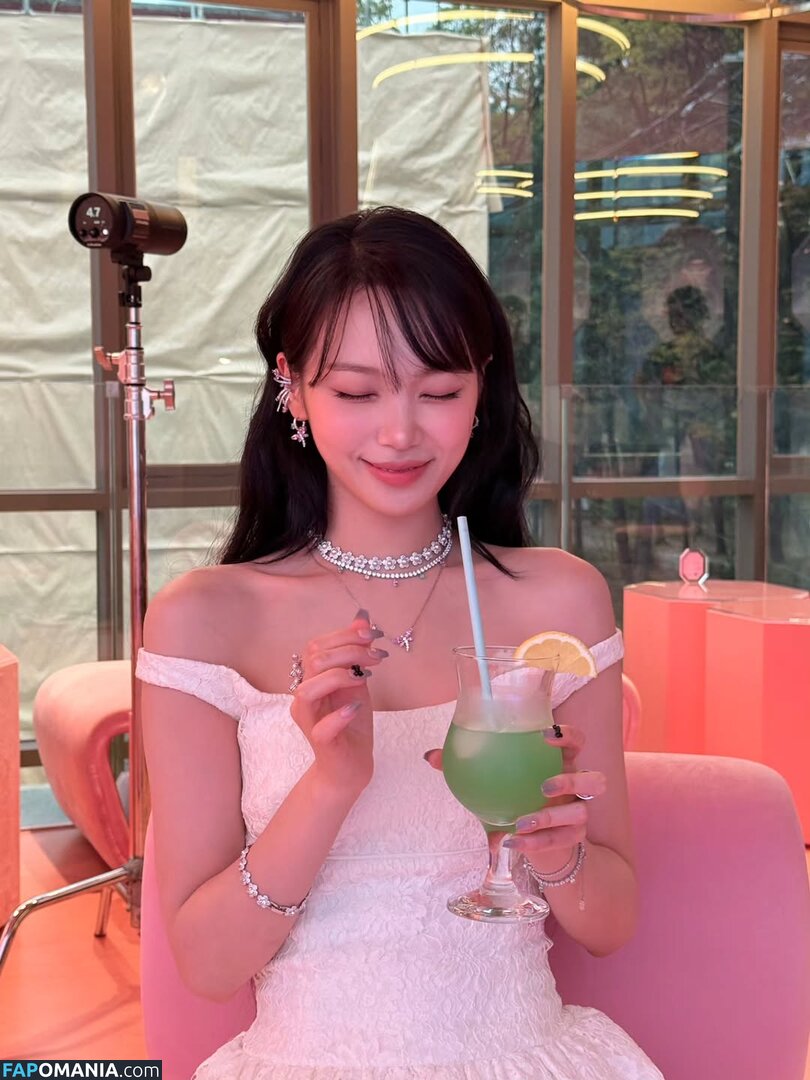 Kim Chaewon / _chaechae_1 / 김채원 Le Sserafim Çıplak OnlyFans  Sızdırılmış Fotoğraf #49