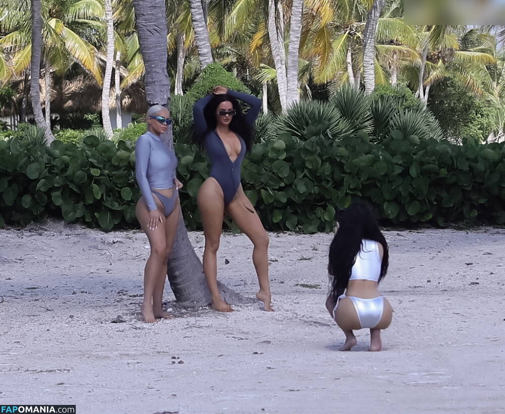 Kim Kardashian / kimkadarshian / kimkardashian Çıplak OnlyFans  Sızdırılmış Fotoğraf #86