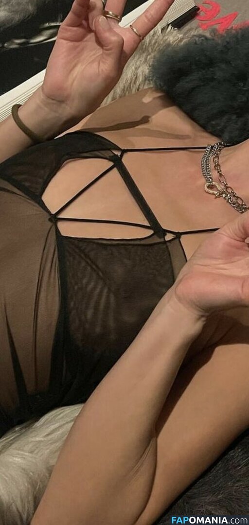 Kimiko Glenn / https: / kimikoglenn Çıplak OnlyFans  Sızdırılmış Fotoğraf #54