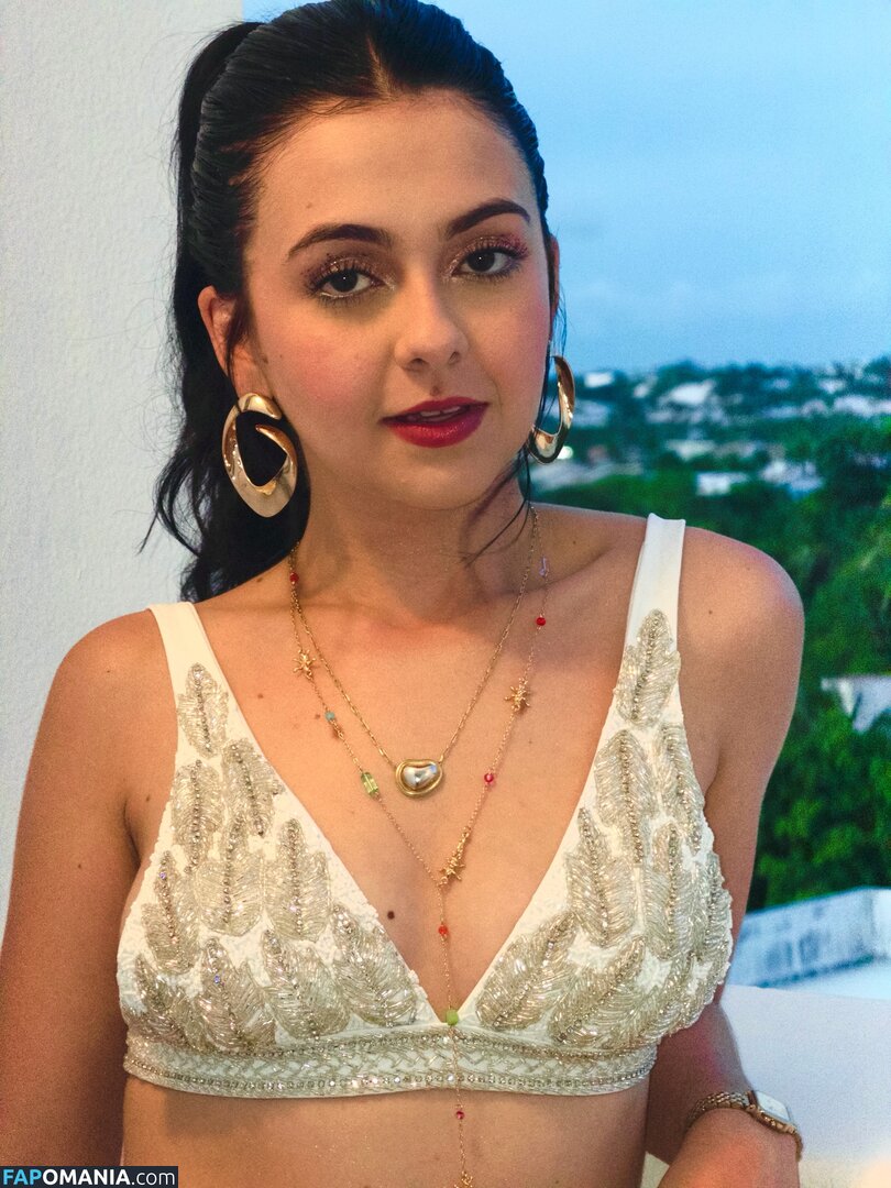 Klara Castanho / klarafgcastanho Çıplak OnlyFans  Sızdırılmış Fotoğraf #5