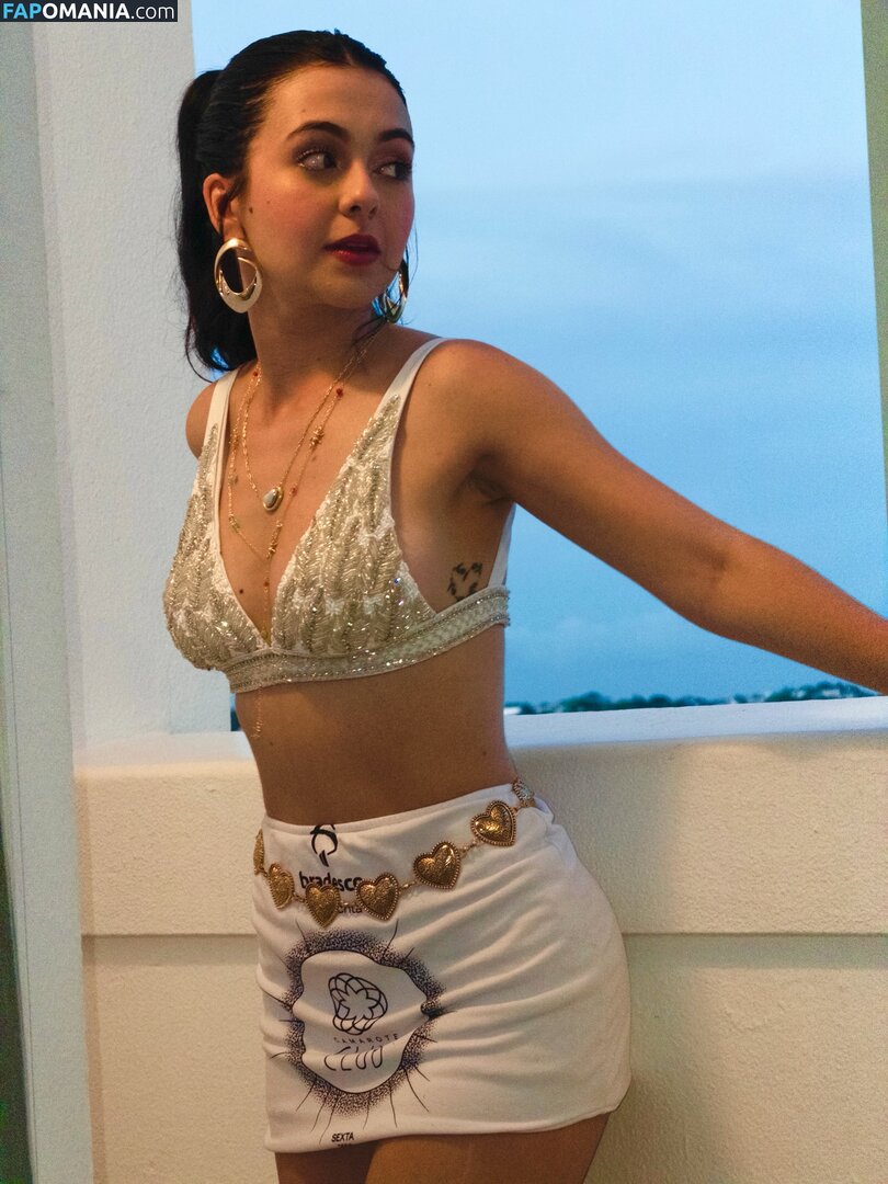Klara Castanho / klarafgcastanho Çıplak OnlyFans  Sızdırılmış Fotoğraf #8