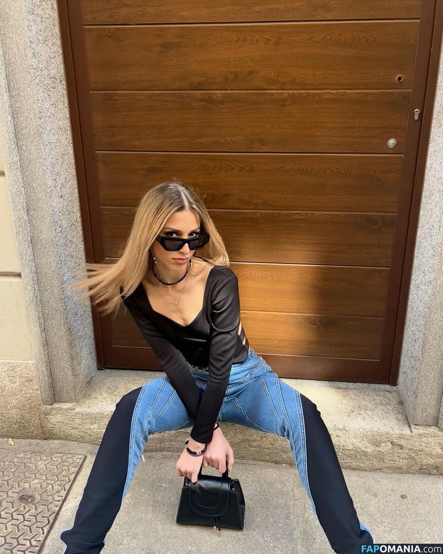 Klea Brahimi / klea_bra Çıplak OnlyFans  Sızdırılmış Fotoğraf #8