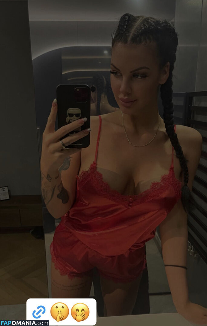 Chloe / Krattinger Kitti / Krtt_ngr / krttngr Çıplak OnlyFans  Sızdırılmış Fotoğraf #1