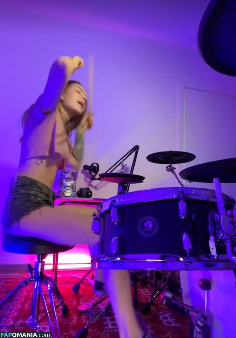 Kriss Drummer / Kristina Rybalchenko / kriss_drummer / user Çıplak OnlyFans  Sızdırılmış Fotoğraf #12